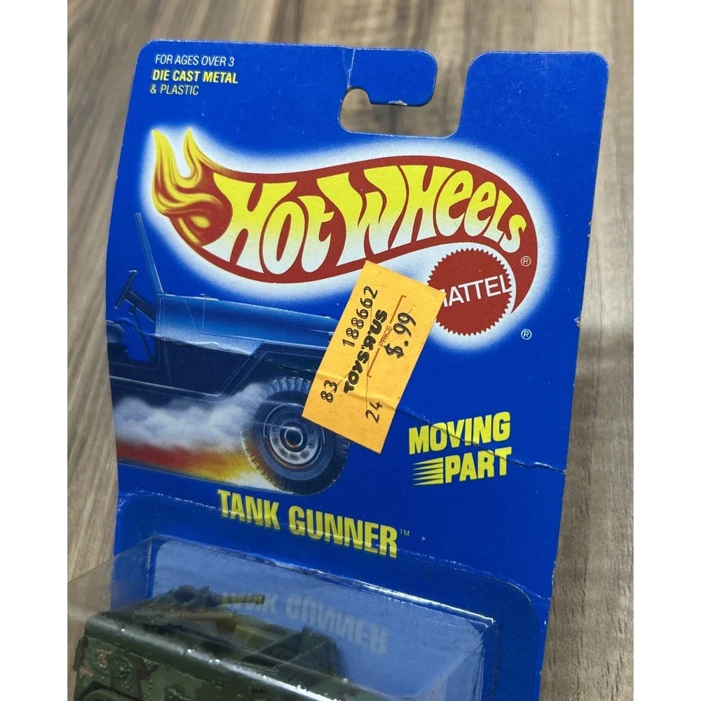 Hot Wheels 1989 Tank Gunner #83 – Rare Blue‎ Card Military Vehicle